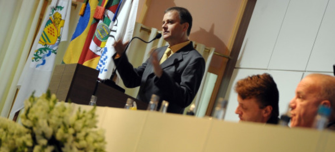 Bráulio Pikman relatou que para serem mais competitivas empresas têm adotado práticas mais responsáveis socialmente. Foto Julio Soares.
