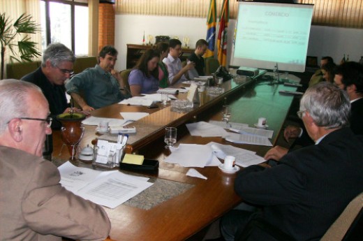 Dados foram divulgados à imprensa nesta quinta-feira (29) pela CIC e CDL