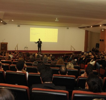 Evento com especialista em Direito Digital foi na segunda-feira (11), com auditório lotado - Foto: Raquel Carvalho/CIC