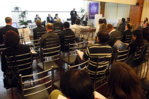Em fórum na CIC, especialistas avaliam que crescimento do País depende de reformas estruturais e, sobretudo, de políticas públicas.