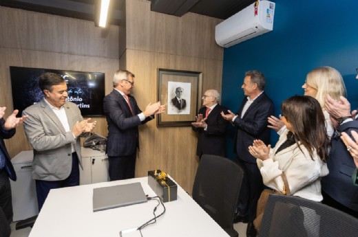 Empresário de 91 anos teve foto descerrada durante solenidade - Foto: Antonio Valiente