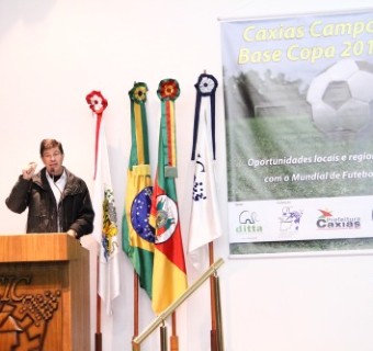 O presidente da Ari Serra Gaúcha, Paulo Cancian, falou em nome do grupo de Trabalho Caxias Copa 2014.
