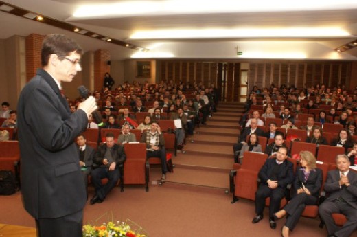Seminário na CIC apontou atitudes diferenciadas para aumentar a competitividade das organizações e das pessoas. Foto Wagner Cecatto.