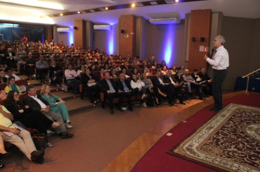 Convergência de gerações e diversidade foi o tema da palestra de Nelson Bittencourt - Foto: Candice Giazzon/CIC