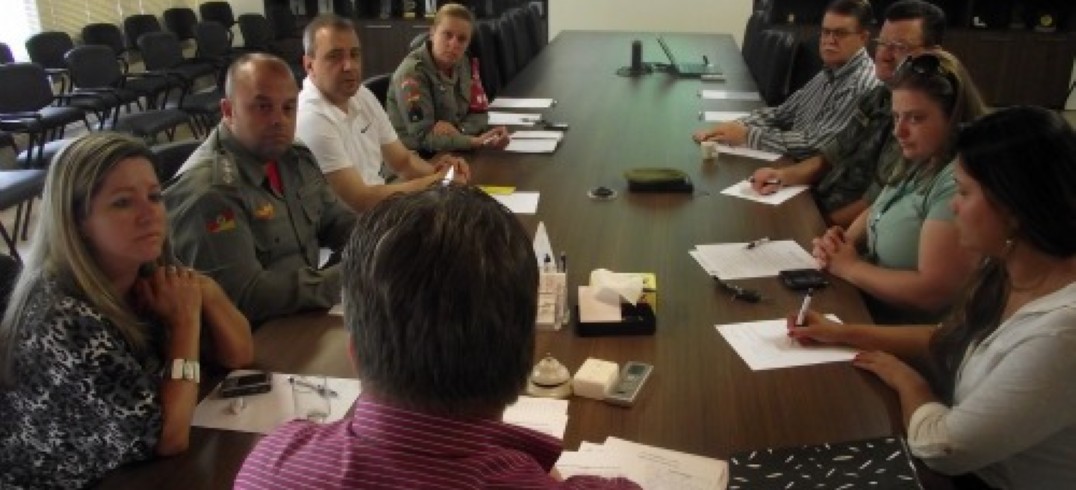 Operadoras de saúde, corporações militares e entidades realizam lançamento, na CIC, do atendimento móvel para o veraneio 2011/2012.