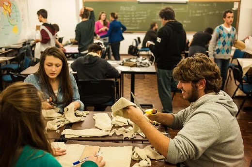 Estudantes do alunos do Ensino Médio recebem noções de produção e gestão empresarial - Foto: Lucas Lermen