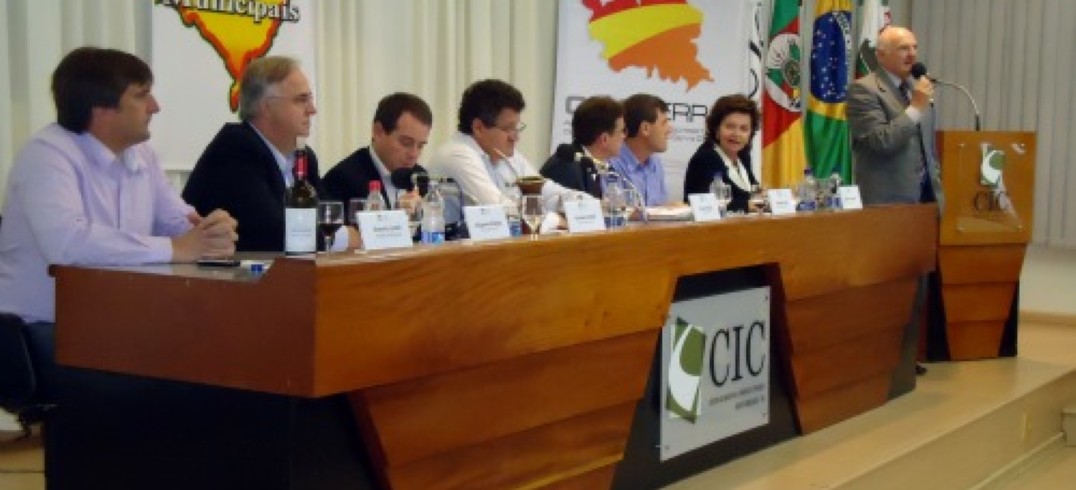 Representantes da entidade participaram de audiência pública que tratou do tema em Bento Gonçalves. Foto divulgação CIC.