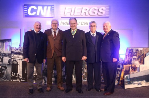 Lideranças de Caxias prestigiaram entrega do Mérito Industrial CNI e Fiergs ao empresário Hugo Zattera - Foto: Dudu Leal/Fiergs