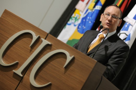 Diretor da MAN Latin America falou sobre setor na reunião-almoço da CIC. Foto Júlio Soares/Objetiva.
