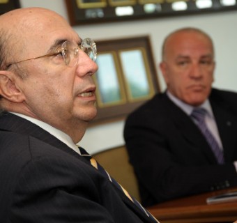Henrique Meirelles é recebido na CIC pelo presidente, Milton Corlatti - Foto: Julio Soares/Objetiva