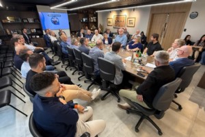 CIC Caxias recebe deputado federal Marcel van Hattem e comitiva do NOVO para apresentação de demandas do setor produtivo