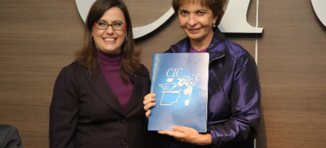 Candidata tucana à reeleição ao governo do Estado do RS palestrou à classe empresarial nesta sexta-feira (27). Foto Julio Soares.