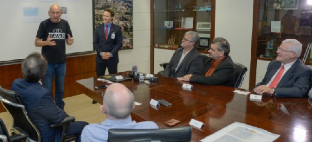 Dirigentes da entidade acompanharam detalhamento do investimento - Foto: Petter Campagna/Prefeitura de Caxias do Sul