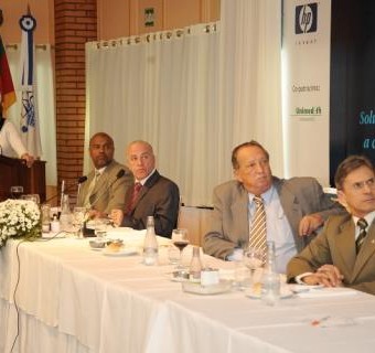 Autoridades prestigiaram reunião-almoço com Mariza Abreu - Crédito: Julio Soares/Objetiva