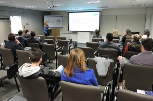 Iniciativa da CIC Jovem premia formandos de graduação da UCS - Foto: Candice Giazzon/CIC