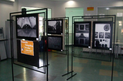 Mostra dos alunos da UCS reúne dez fotografias sobre a entidade empresarial. Foto Fabíola Brezolin.