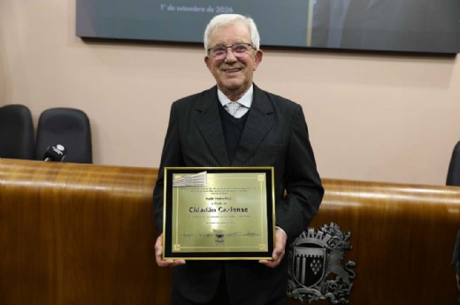 O homenageado foi reconhecido em sessão solene na noite de 1º de setembro - Foto: Guilherme de Paula/Câmara Caxias do Sul