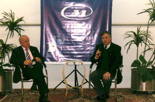 Café com Informação contou com a presença do professor Nelson Branchi. Foto Isadora Bittencourt.