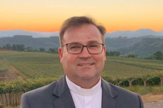 O reitor do Santuário de Caravaggio, padre Ricardo Fontana, é o convidado da semana - Foto: Divulgação