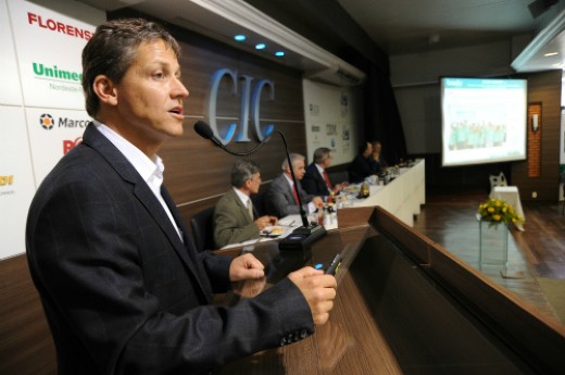 Na CIC, o presidente da Brado Logística, José Luis Demeterco Neto, apresentou modal como estratégia econômica e social