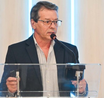 Em palestra na CIC Caxias, economista relacionou peso do Estado a baixo investimento e perda de competitividade no País - Fotos: Júlio Soares