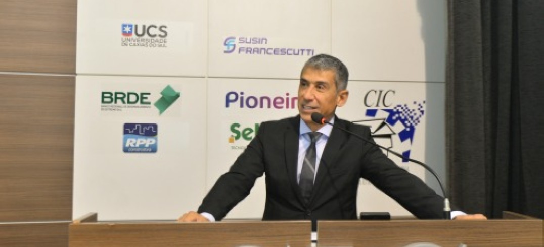 Fernando Ribeiro defendeu prioridade para circulação de ônibus como forma de melhorar qualidade dos serviços - Foto: Gilmar Gomes