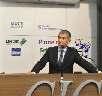 Fernando Ribeiro defendeu prioridade para circulação de ônibus como forma de melhorar qualidade dos serviços - Foto: Gilmar Gomes