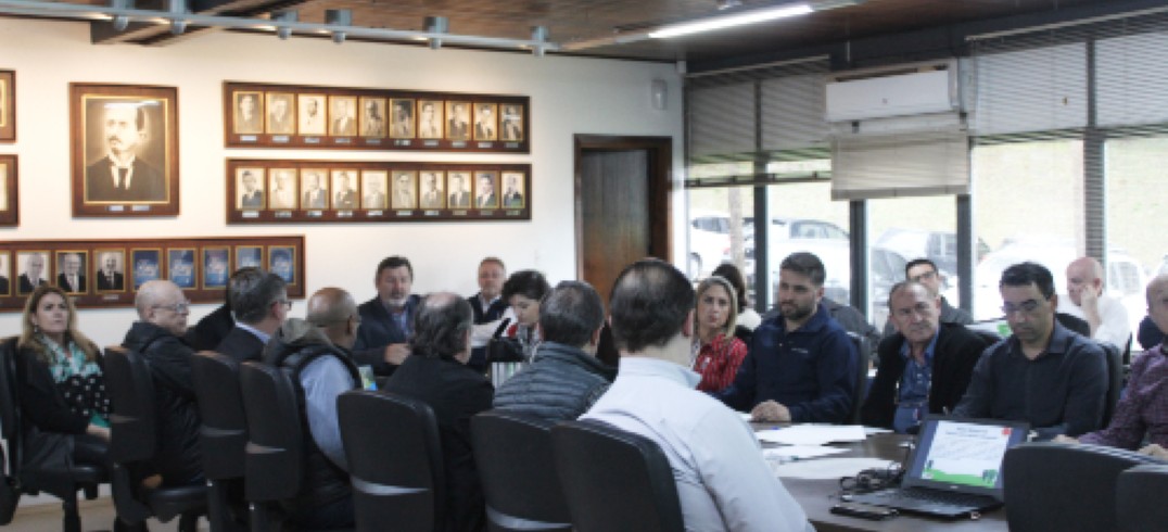 Encontro realizado na segunda-feira (14) reuniu lideranças empresariais e vereadores caxienses - Foto: Andressa Zanol/CIC