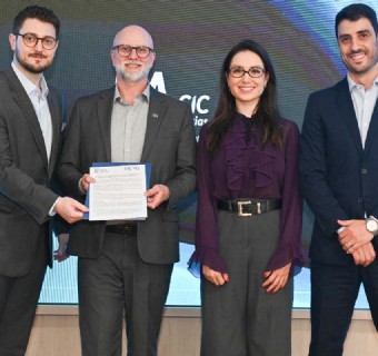 Tiago Carpenedo (IEE), Ubiratã Rezler, Milena Pedroso (IEE) e Cleber Bossle, coordenador da Diretoria de Jovens Empresários da CIC CIC