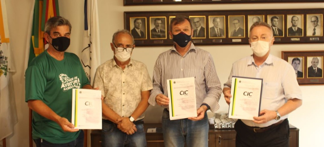 Formalização da entrega do documento ocorreu na quinta-feira (20)