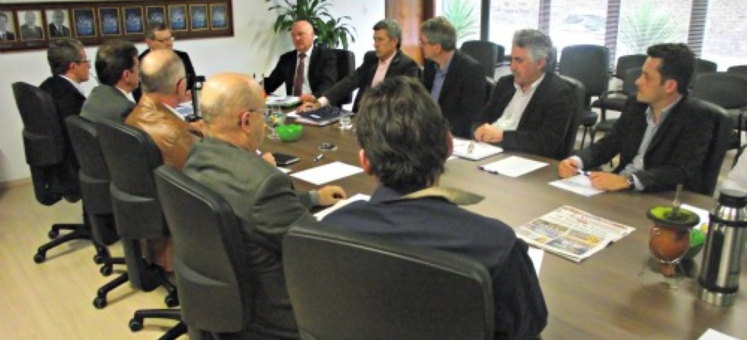 Encontro na CIC de Caxias do Sul com CICs e ACIs definiu formas para sensibilizar governo do Estado para a necessidade de investimentos nas rodovias.