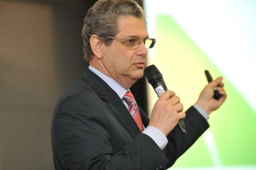 Ex-prefeito de Maringá Silvio Barros palestrou na CIC em comemoração aos 40 anos do Sinduscon Caxias - Foto: Julio Soares/Objetiva
