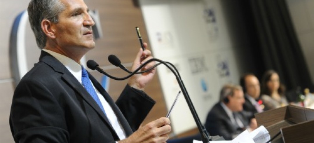diretor da Wharton School, Bruce Brownstein, explicou que o sucesso da empresa depende do cumprimento da promessa de sua imagem. Fotos Julio Soares