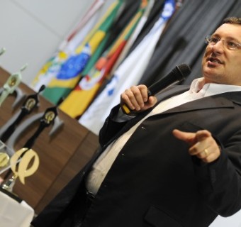 Ricardo Piovan palestrou na reunião-almoço que integra o Seminário Dia da Qualidade Caxias, promovido pela CIC - Foto Julio Soares