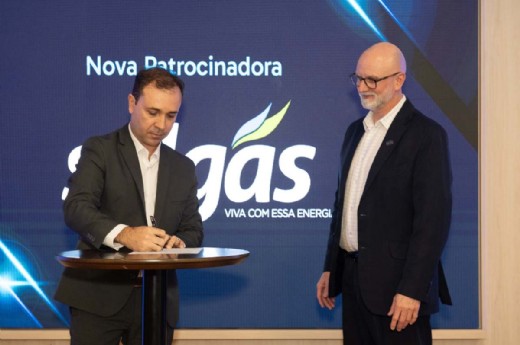 Charles Netto, diretor-executivo da Sulgás, e Ubiratã Rezler, presidente da CIC Caxias,  oficializaram parceria - Foto: Júlio Soares/Objetiva