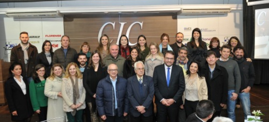Nova diretoria tomou posse para a gestão 2016-2018 - Foto: Francine Spiller/CIC