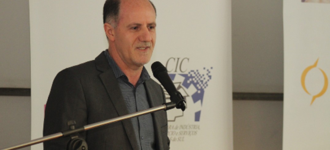 Informação foi dada pelo escritor Delcio Agliardi, que palestrou sobre o envelhecimento durante o Café com Informação - Foto: Candice Giazzon/CIC
