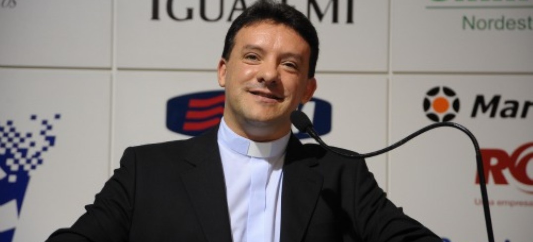 Sacerdote defende o olhar em direção ao outro para uma sociedade menos individualista. Foto Julio Soares/Objetiva