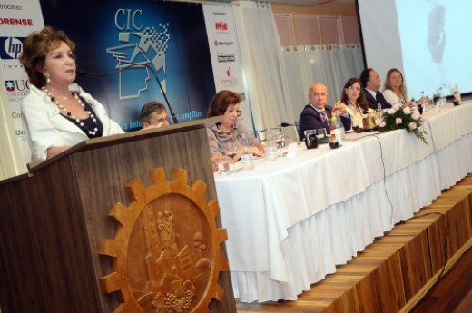 Apresentadora discorreu sobre ser mulher e revelou sua receita de sucesso: talento, paixão e sorte. Foto: Julio Soares.