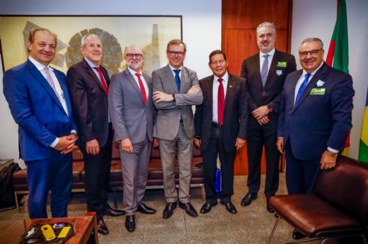 Comitiva da CIC Caxias com o senador Hamilton Mourão, durante audiência em Brasília - Foto: Divulgação