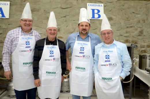 Lideranças empresariais comandaram a cozinha da entidade - Foto: Jonas Rosa