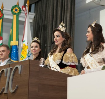 Novo trio de soberanas foi apresentado ao público empresarial na reunião-almoço da CIC - Foto: Denise Boff/Objetiva