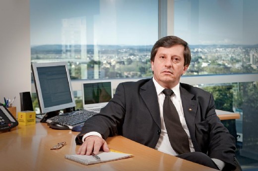 Ademar Schardong comemora 10 anos do banco em Caxias e palestra na CIC