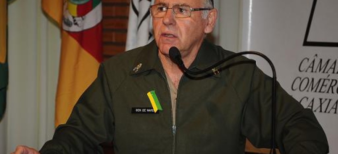 Comandante Militar do Sul, general De Nardi, falou sobre as diretrizes da Estratégia Nacional de Defesa - Foto: Julio Soares/Objetiva