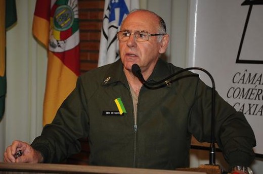Comandante Militar do Sul, general De Nardi, falou sobre as diretrizes da Estratégia Nacional de Defesa - Foto: Julio Soares/Objetiva
