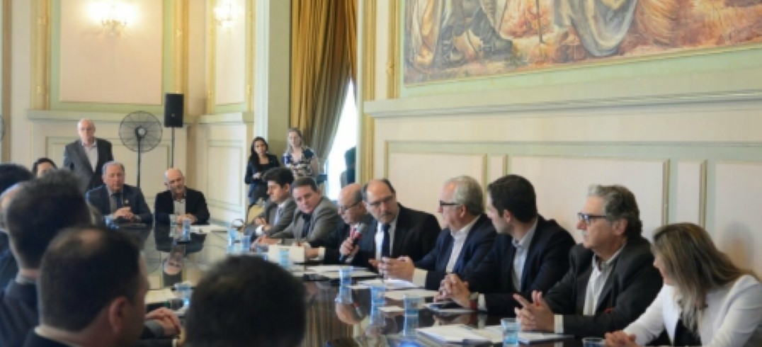 Gabriela Sbabo representou a CIC Caxias no encontro com o governador