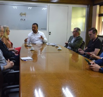 Dirigentes da entidade foram recebidos na sede do Legislativo Municipal - Foto: Vania Marta Espeiorin/Câmara Caxias