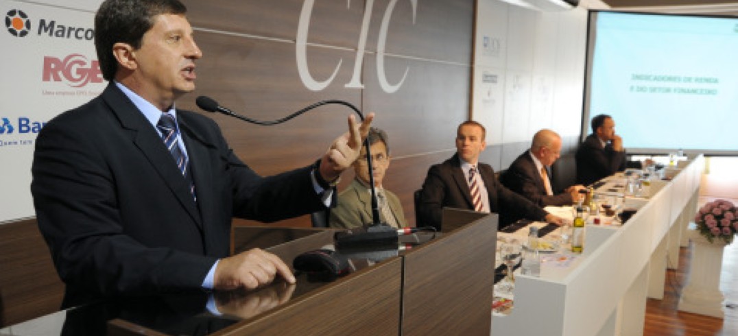 Análise é do presidente do Sicredi, que palestrou na CIC nesta segunda