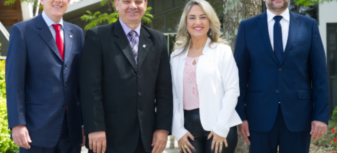 Mauro Bellini, Ivanir Gasparin, Maristela Chiappin e Jaime Andreazza foram reeleitos para mais um mandato à frente da entidade - Foto: Julio Soares