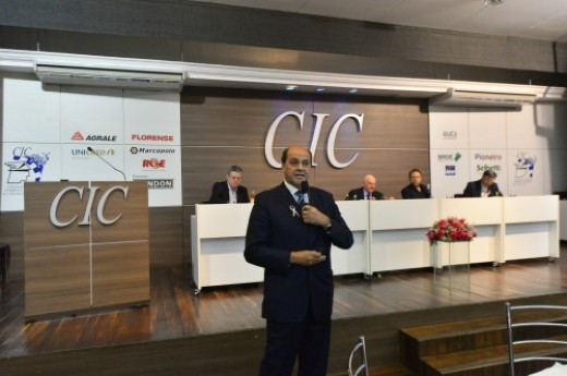 Presidente da Calçados Bibi palestra na CIC sobre estratégias que levaram empresa a conquistar mercado mundial - Foto: Gilmar Gomes